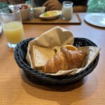 レジーナリゾート軽井沢 御影用水 - 朝の焼きたてパン