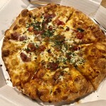 ピザーラ - 左：熟成パンチェッタと瀬戸内レモンソース、右：マルゲリータ