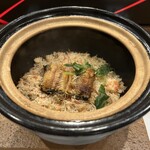 mare 八饗 - うなぎとズワイカニの土鍋ご飯