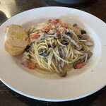 ラ・カパンニーナ - 鶏肉と黒オリーブ