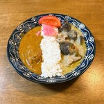ジンギスカン 神保町 マカン - 階下の系列店、メナムのほとりのグリーンカレーと一緒にあいがけにして食べました(家族と分けた)