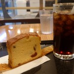 ベックスコーヒーショップ - 料理写真:パウンドケーキ：180円　アイスコーヒーS：290円