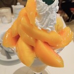 フォーシーズンズカフェ - 宮古島マンゴー＆黄金桃パフェ