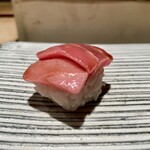 261554182 - マグロ(対馬)の中トロ・大トロ二枚重ね