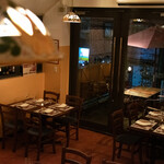 イル カンパネッロ - 広々とした店内