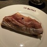 ラ・ベットラ・ダ・オチアイ カナザワ - 最高の生ハムのブルスケッタ