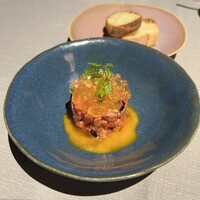 焼肉×創作びすとろ 笑進笑明 - 和牛ユッケコンソメジュレ