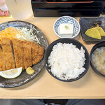 越後とんかつ人参亭 - とんかつ