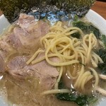 元喜家 - 麺は中太麺