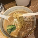 粋な一生 - 味噌ラーメン　麺 up