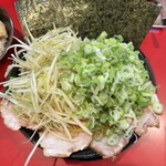 家系ラーメン たつ家 - 