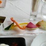 サーラ アマービレ - 季節野菜のバーニャカウダ(魚が苦手なうえきの為にソースはオリーブオイルとお塩！これがまた美味！)