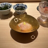 鮨 由う - 