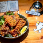 PERFECT BEER KITCHEN - 料理写真:定番ジューシーもも肉 ¥820