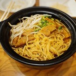 地鶏と手作り餃子が旨い店 一 - すき焼きラーメン