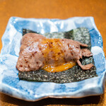 横浜 うしみつ - 厳選ロースの焼肉鮨