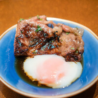 横浜 うしみつ - 和牛サーロインの焼きすき焼き　～春菊と温泉卵～