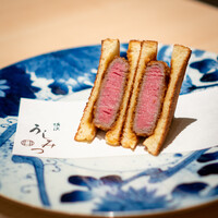 横浜 うしみつ - 厳選ヒレのブリオッシュカツサンド