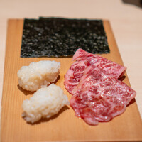 横浜 うしみつ - 厳選ロースの焼肉鮨