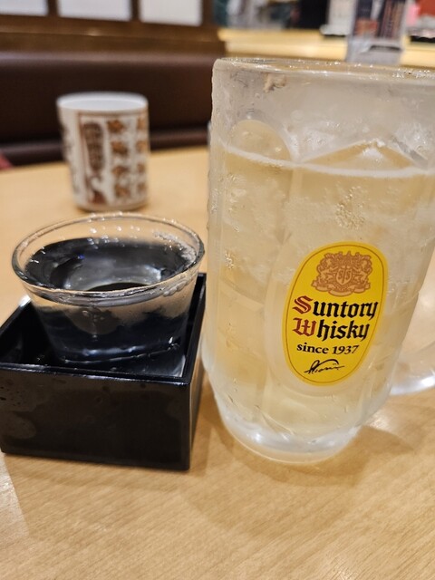 鮨覚 城東店（すしかく） - 運動公園前（回転寿司）の写真