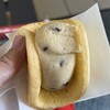 わっふる２１ - 「あずきフレッシュ」300円。美味しくはないですが、面白い食べ物でした。立地やおじさん含めておすすめ。味のないワッフル生地にザラつく小豆のあんこみたいなやつ。