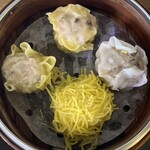 Tokyo焼売マニア - 4種類の焼売　海老　肉　金系　？