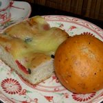 ブーランジェリー・ブルディガラ 新宿店 - フォカッチャ、トマトのパン