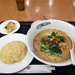 中国料理 京蘭 - 担々麺半チャーハンセット