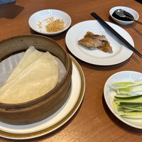 北京ダック専門店 銀座芳亭 - 春蘭コース 2750円
                ■ 北京ダック（1人1枚）