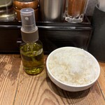麺屋政宗 - おい飯と 味変用 トリュフオイル♪