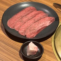 中目黒焼肉 登牛門 - 