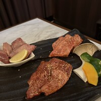 炭火焼肉 一徳 離宮 - 
