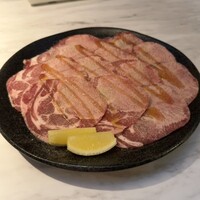 炭火焼肉 一徳 離宮 - 