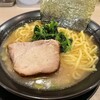 横浜家系ラーメン 印西家 - 豚骨醤油ラーメン 900円