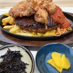 ごはん屋さん チキボン亭 - ハンバーグMサイズに唐揚げ
