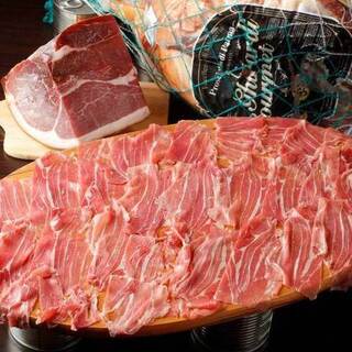 ボノボ自慢の生ハムが2時間食べ放題で楽しめる！！