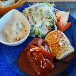 VLG.STRP. - ハンバーグとサラダ達