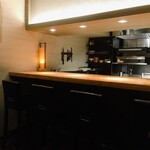 L'inconnu - 内観とカウンターでーす。