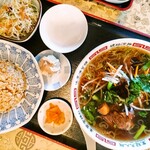 志峰飯店 - Aセット　ラーメン(スペアリブ)とチャーハン
