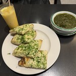 オリエンタルテラス ロータス - サグマトン　パクチーチーズナン　マンゴーラッシー