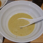 NIBOSHI MANIA - 冷や牡蠣の底に残ったスープ