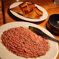 カルネジーオ イースト - 