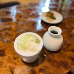 うずら家 - そばつゆは追加用もいただけ、甘さ辛さもちょうど良いですね(*´˘`*)