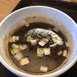 めん処 きよ洲 - 佐助豚とサバ節、バルサミコ酢の分厚い旨みの甘辛いつけダレが旨い！