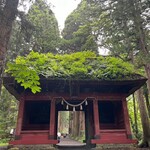 うずら家 - この門を潜り抜けると、何故か空気が違います