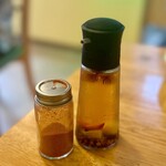 Roo - チリパウダー、スパイス酢