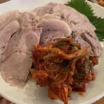 万宝家 - 蒸し豚（キムチ付き）