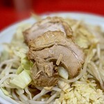 ラーメン二郎  - ブタ