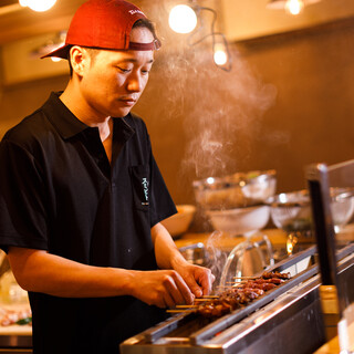丁寧に串打ちした新鮮"もつ焼き"と創作串・野菜串30種以上！