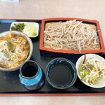 蕎麦処　健庵 - 料理写真:平日限定ランチメニュー　冷そばとカツ丼　1,000円